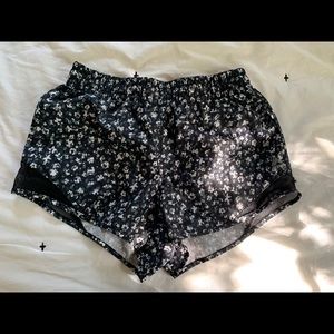 RBX BLACK & WHITE ATHLETIC SHORTS